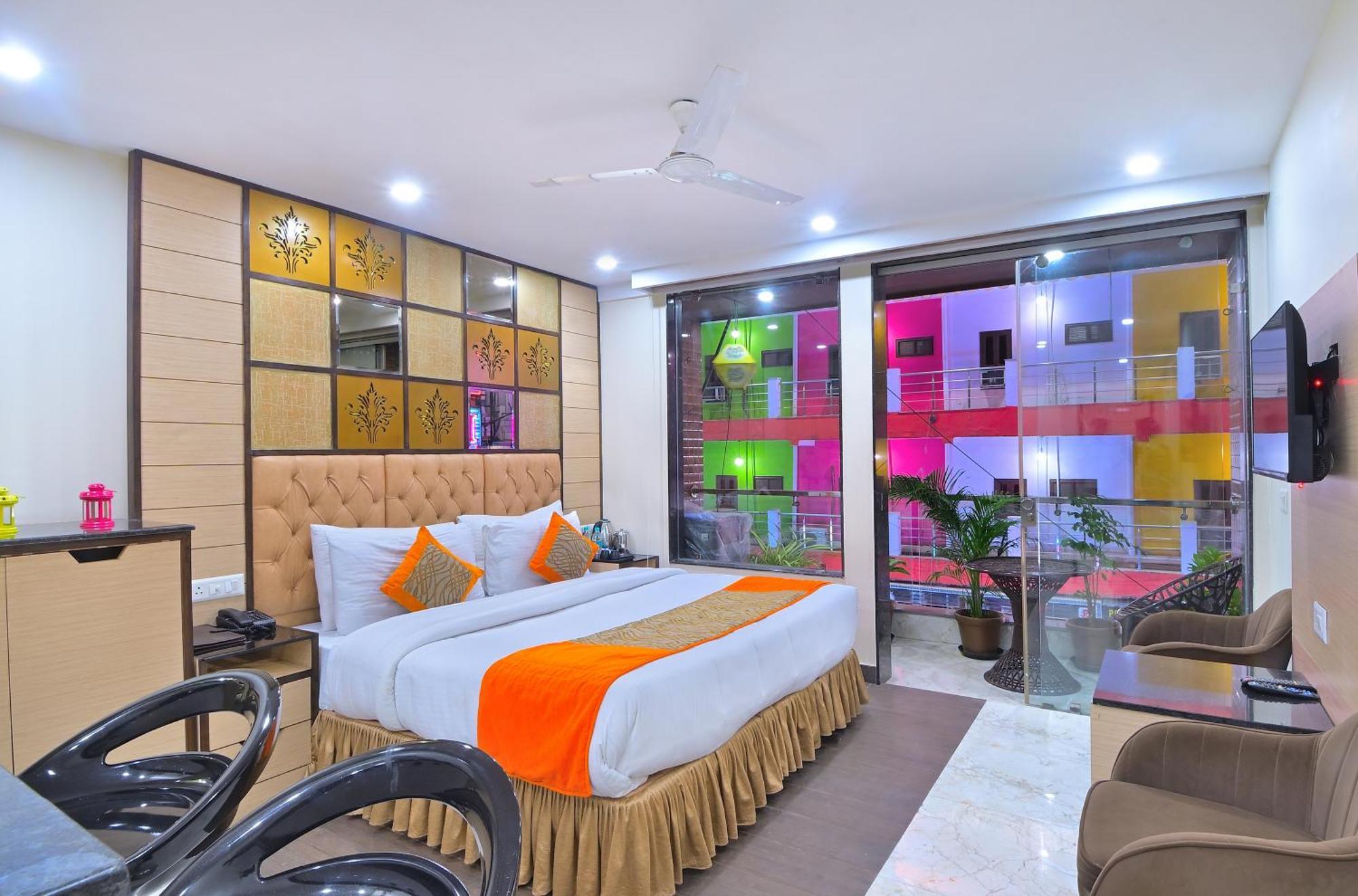 Hari Homes - Just A Min Walk From Railway Station Bed & Breakfast